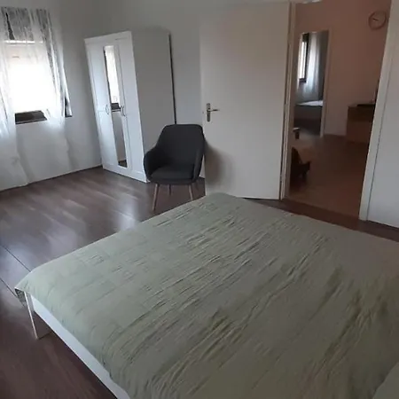 Bíborka Nagyobb Társaságnak