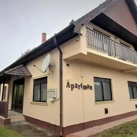 Ferienhaus Biborka Nyaralo Nagyobb Tarsasagnak *