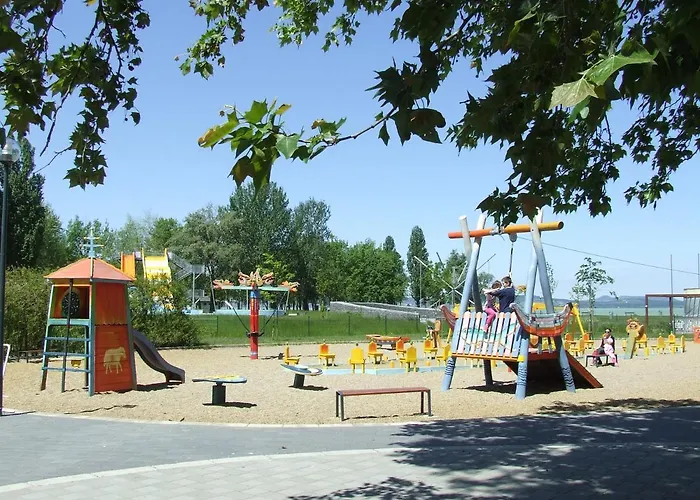 Ferienhaus Biborka Nyaralo Nagyobb Tarsasagnak Balatonboglár